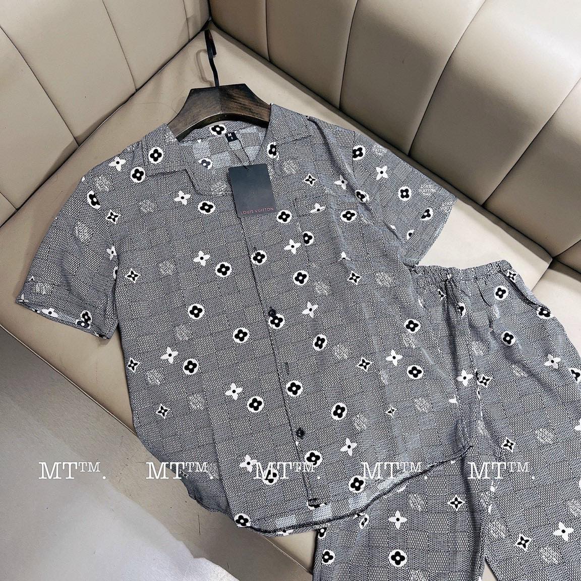 Bộ Đồ Mặc Mùa Hè Chất Lụa Họa Tiết Cực Đẹp