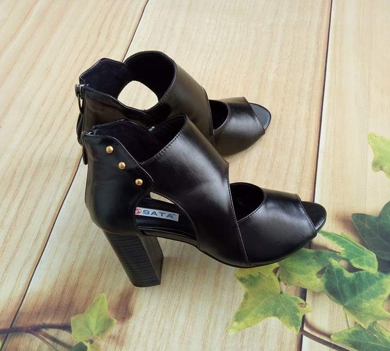 GIÀY BOOT NỮ CỔ THẤP GIÀY CAO GÓT HÀNG HIỆU ROSATA PHÁ CÁCH RO114