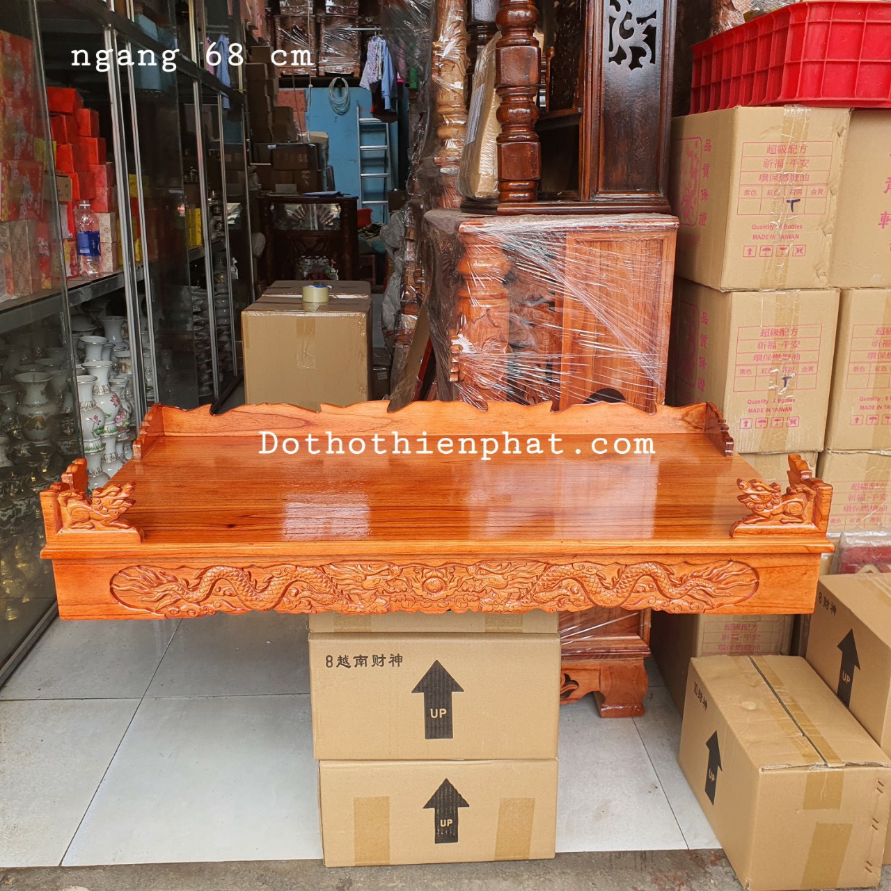 [HCM]Bàn thờ treo tường gỗ xoan màu đỏ ngang 68 cm đế chạm rồng gồm 1 bộ ke rất đẹp