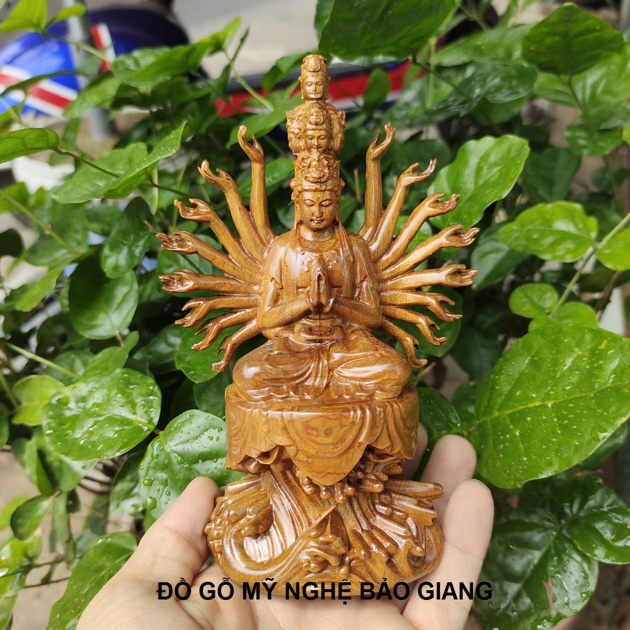 Tượng phật Thiên Thủ Thiên Nhãn gỗ bách xanh