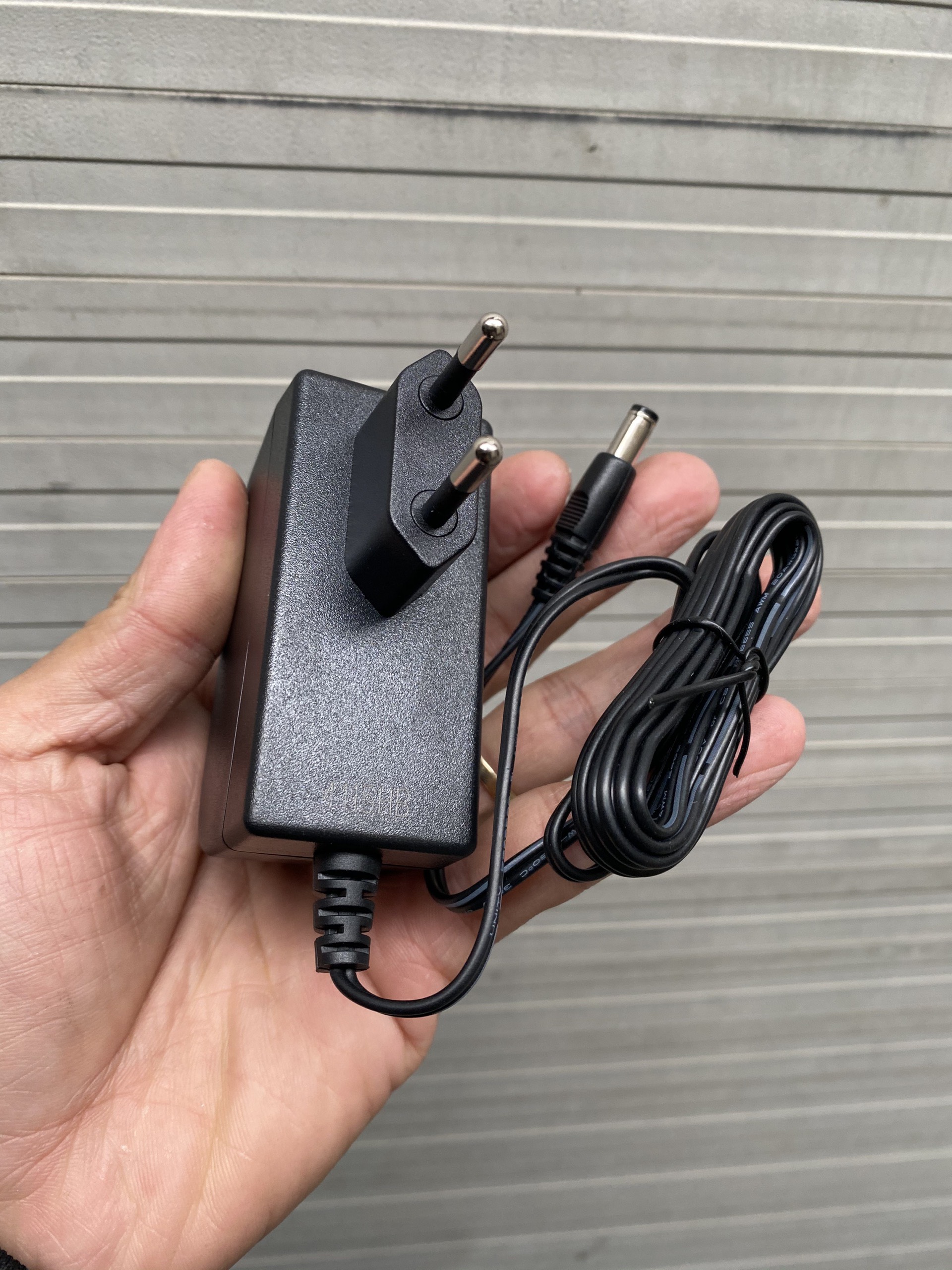 Adapter nguồn cho máy hút sữa 9V 2A hàng cao cấp