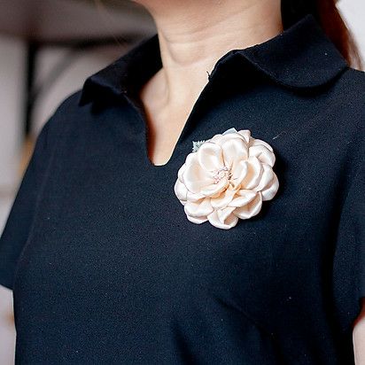 Hoa cài áo handmade bông hoa hồng nhạt