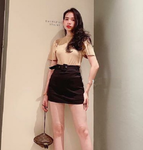 CHÂN VÁY CHỮ A PHỐI ĐAI VUÔNG CỰC CAO CẤP
