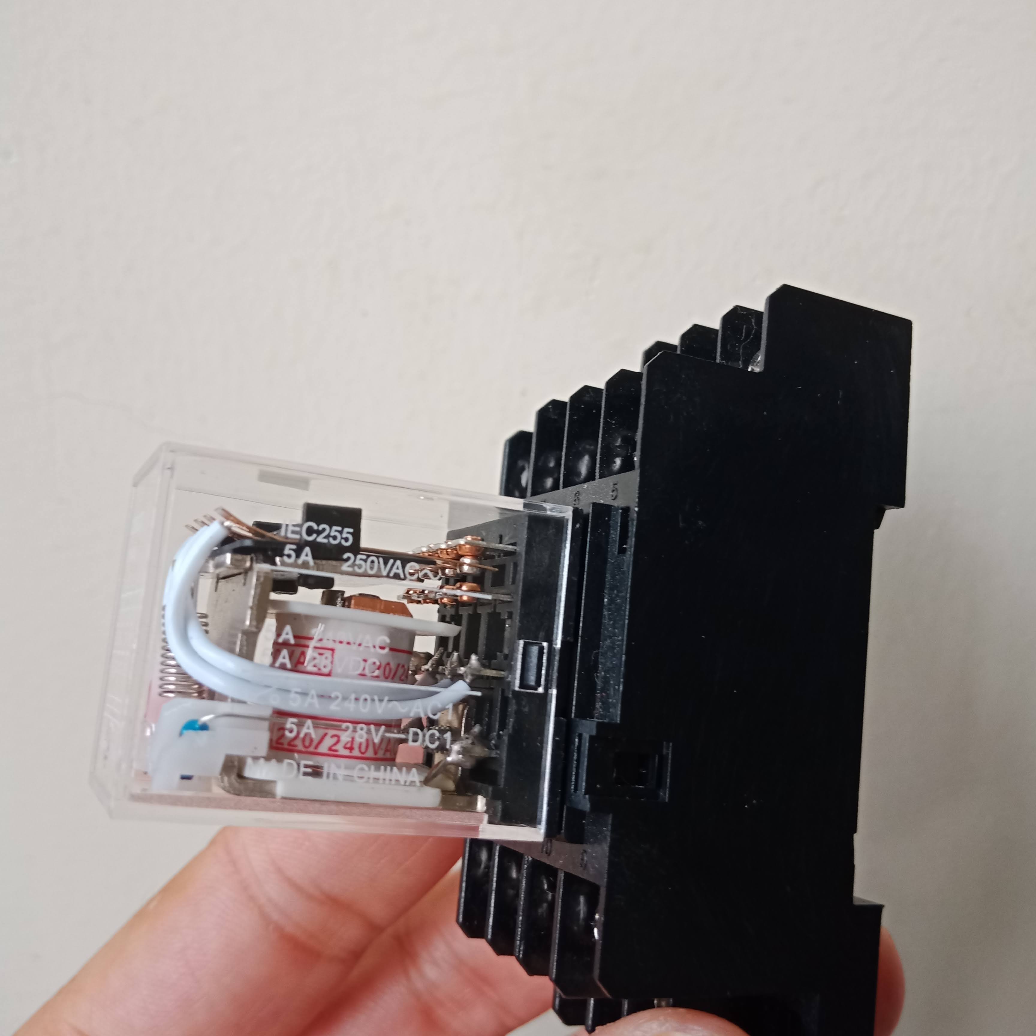Rơ le trung gian 14 chân (4NO, 4NC) 12VDC, 24VDC  220VAC5A bao gồm chân đế (Role kiếng)