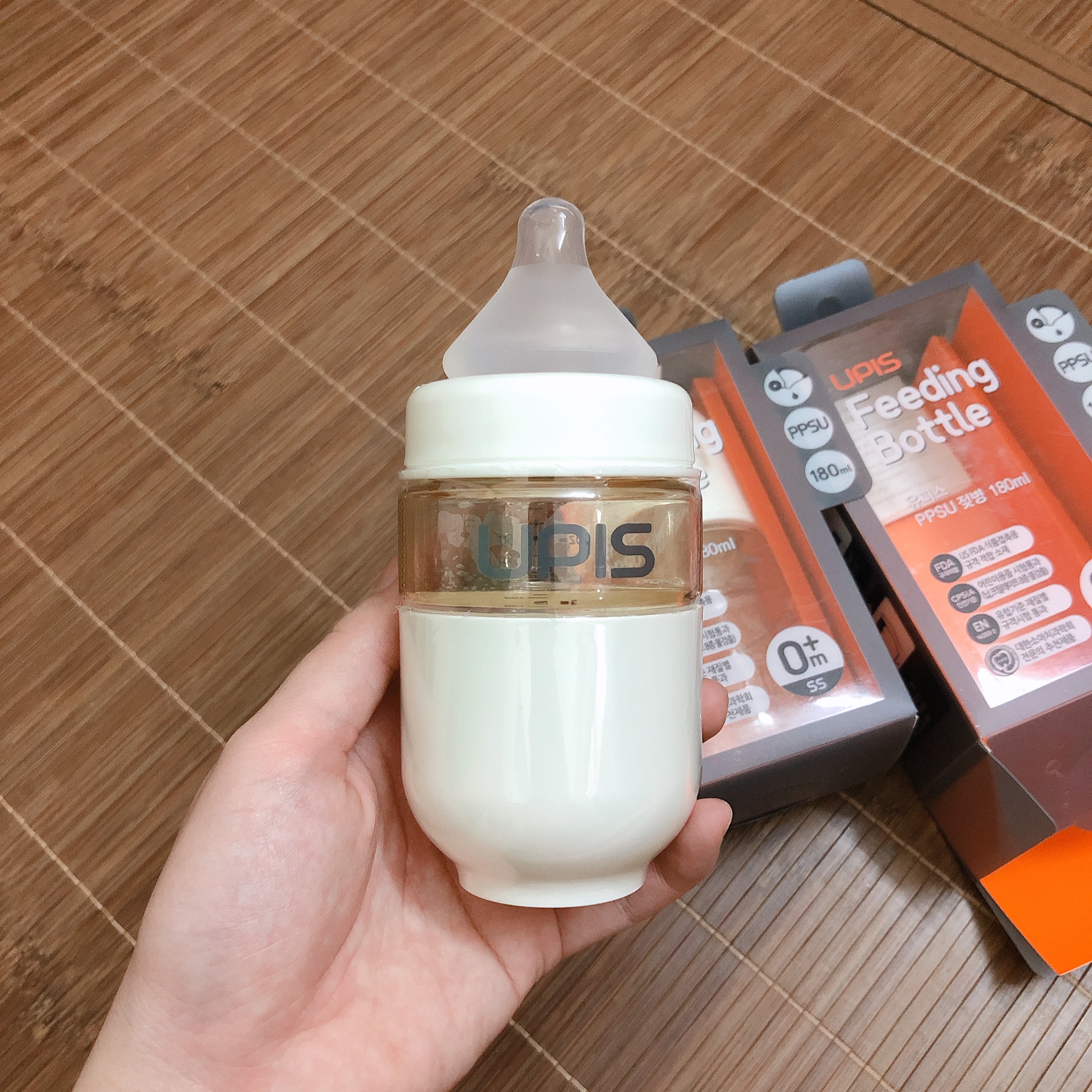 Núm ty UPIS chính hãng nội địa Hàn (thay thế vào bình upis -lan -pi - motherK -moyuum - các bình sữa có núm ty 5cm)