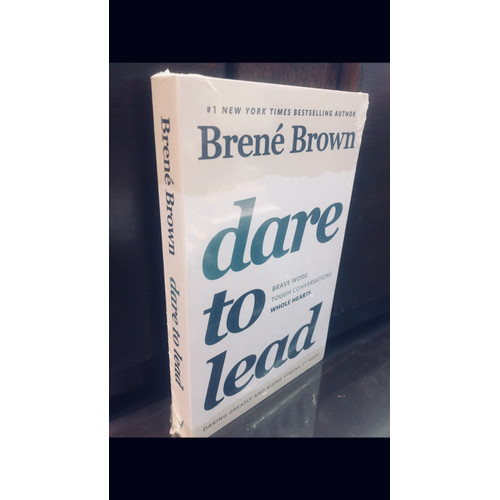 Sách - Dare to Lead : Brave Work Tough Conversations Whole Hearts (Paperback) (ISBN: 9781785042140)