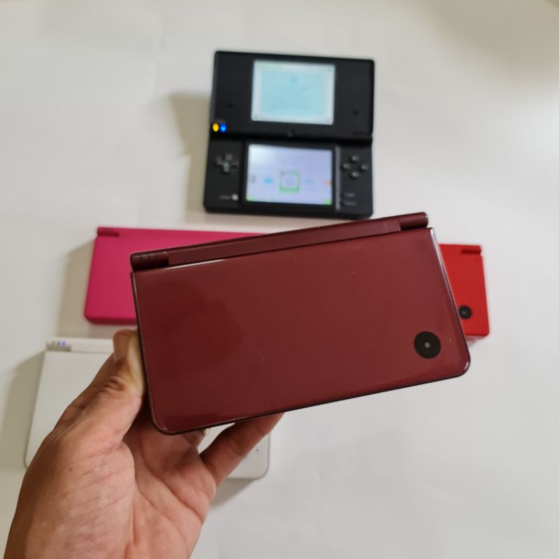 Máy chơi game Nintendo DSi / DSi LL thẻ 8gb