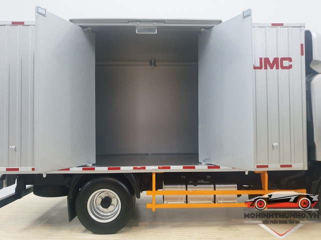 Xe tải mô hình JMC, tỉ lệ 1:18, màu bạc