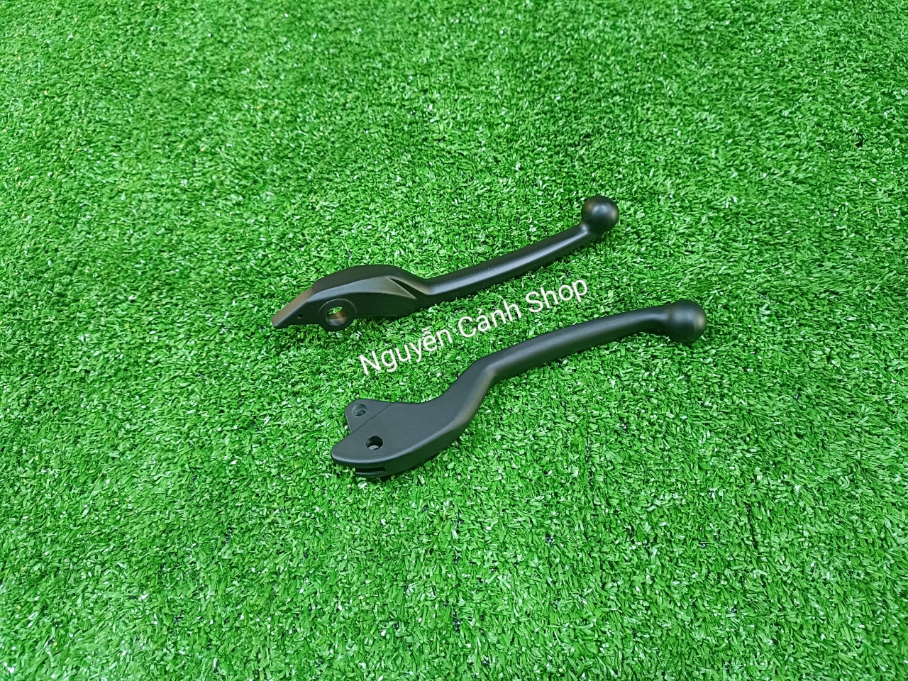 Cặp tay thắng đen mờ nhôm loại dầy,chắc chắn-gắn xe vario 125-vario 150