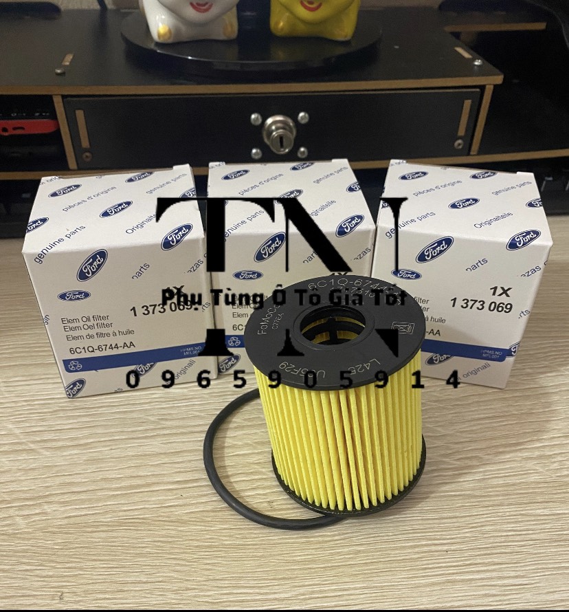 Lọc nhớt (lọc dầu) động cơ xe Ford Transit (Mã: 6C1Q6744AA/6C1Q6744BA /1373069) - Giấy Vàng