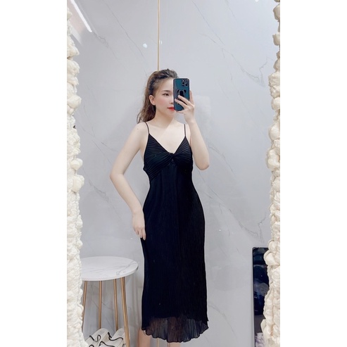 Đầm dập li xoắn ngực
