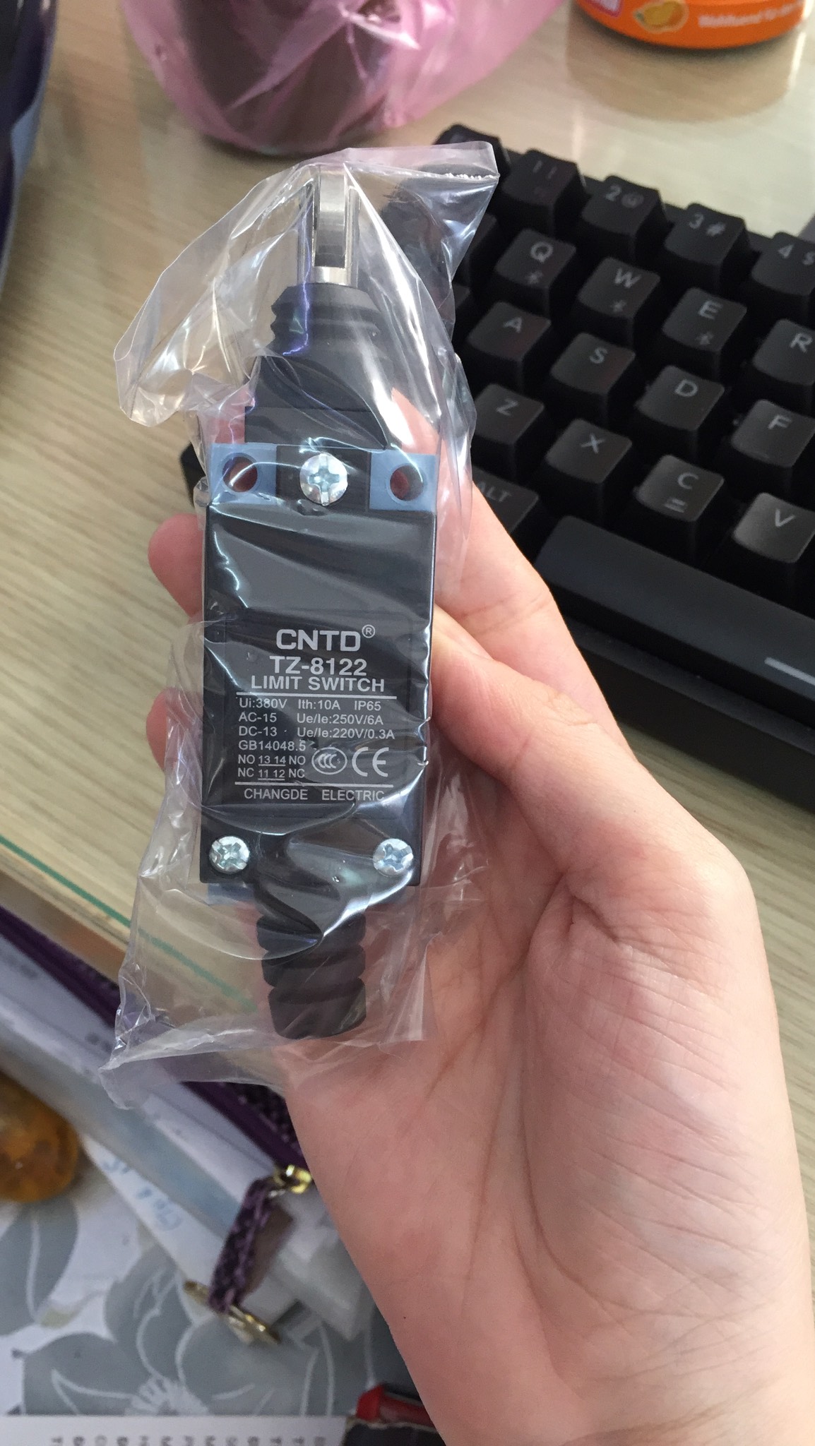công tắc hành trình TZ-8122 cntd