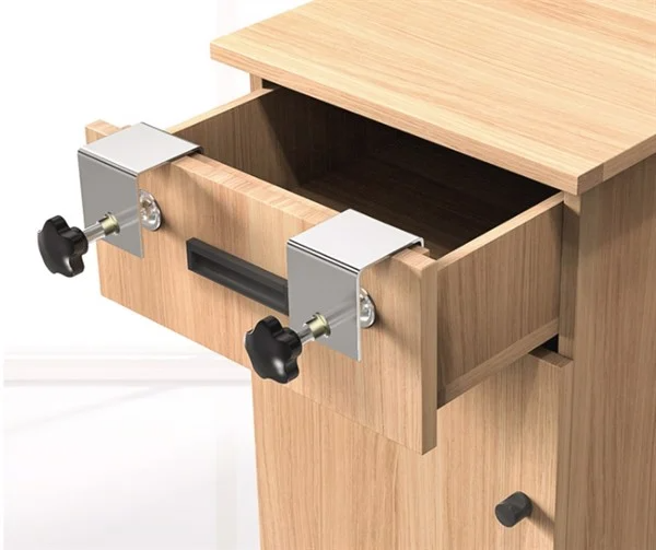 Kẹp cố định mặt hộc ngăn kéo tủ