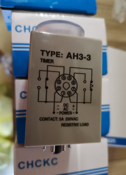 Timer đơn AH3-3 220VAC có kèm chân đế 8 chân tròn