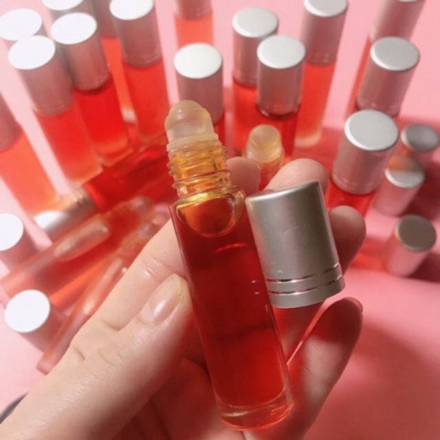 Lăn dưỡng môi dầu gấc 10ml handmade