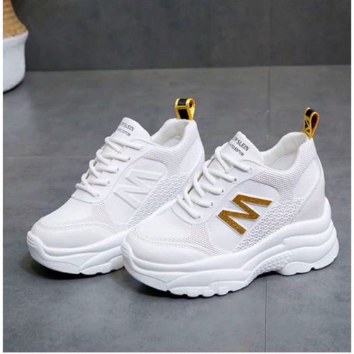Giày độn đế xinh xắn