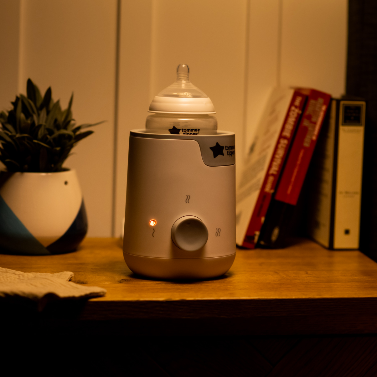 Máy hâm sữa và thức ăn cho bé Tommee Tippee Easi-Warm