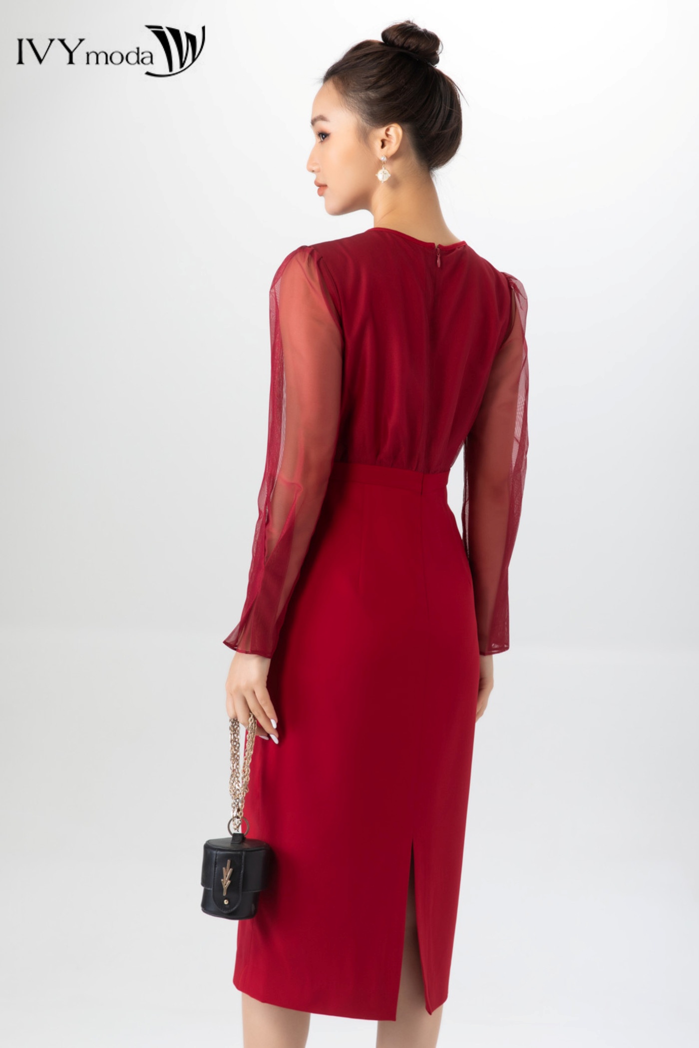 Đầm ôm tay dài cổ tròn IVY moda MS 48M7084