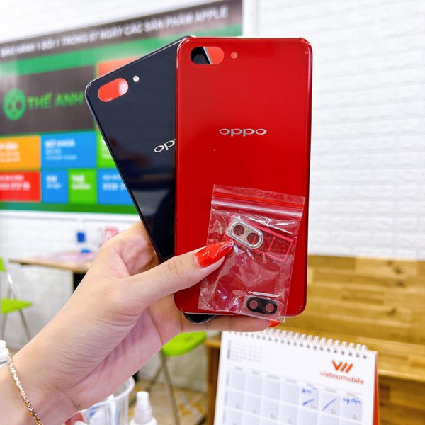 Nắp lưng Oppo A3s chọt sim dưới