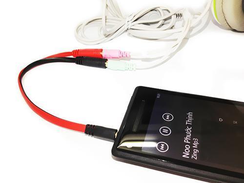 (xã kho 3 ngày ) Cáp gộp audio và micro ra 3.5mm -OTG4
