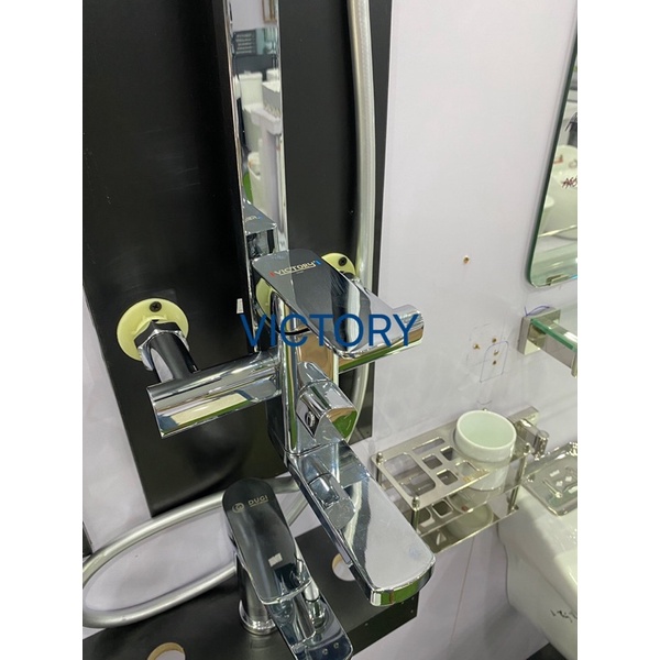 Sen Cây Tắm Đứng Bát Vuông Cao Cấp VICTORY
