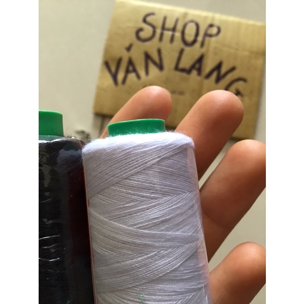[Free Ship] - Chỉ may màu trắng / đen cuộn 900 mét