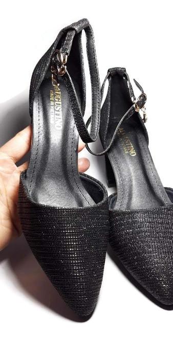 [SALE] Sandal Augustino Kim Sa Bít Mũi Hở Eo Đế Vuông 6 Phân (Đen)