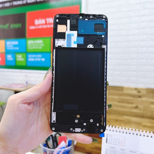 Màn hình Samsung A70 Oled khung SM-A705