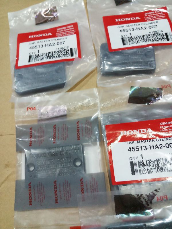 Nắp bình dầu thắng trước Sonic 150