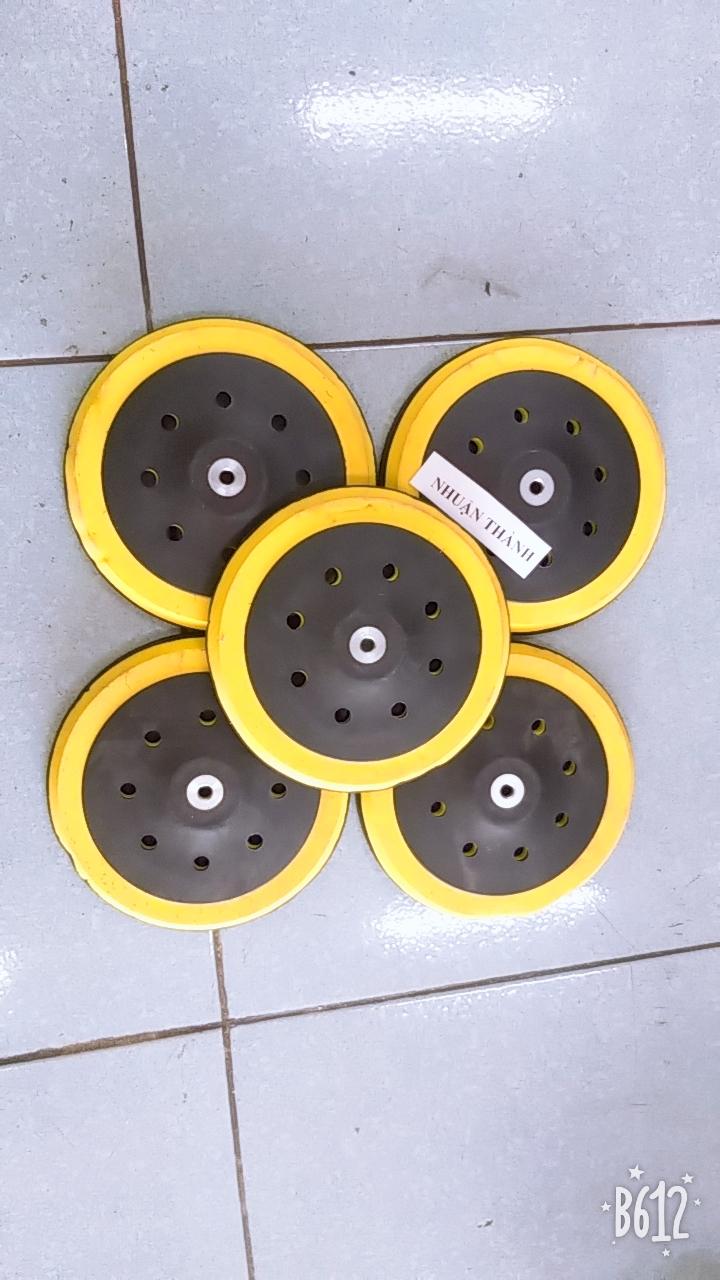 Đế máy chà nhám tường 180mm màu vàng ,độ kết dính với giấy nháp tốt