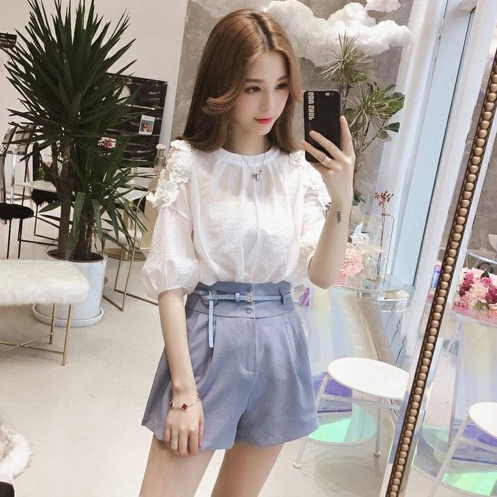 Áo Kiểu Hở Vai Đính Hoa - New Thoi Trang