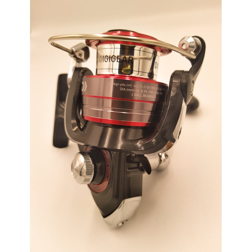 MÁY ĐỨNG CÂU LURE DAIWA MG S-3000