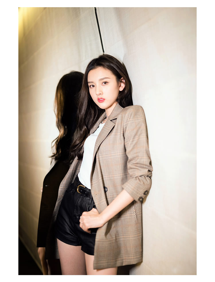 Áo khoác Vest nữ phối nút Sang Trọng