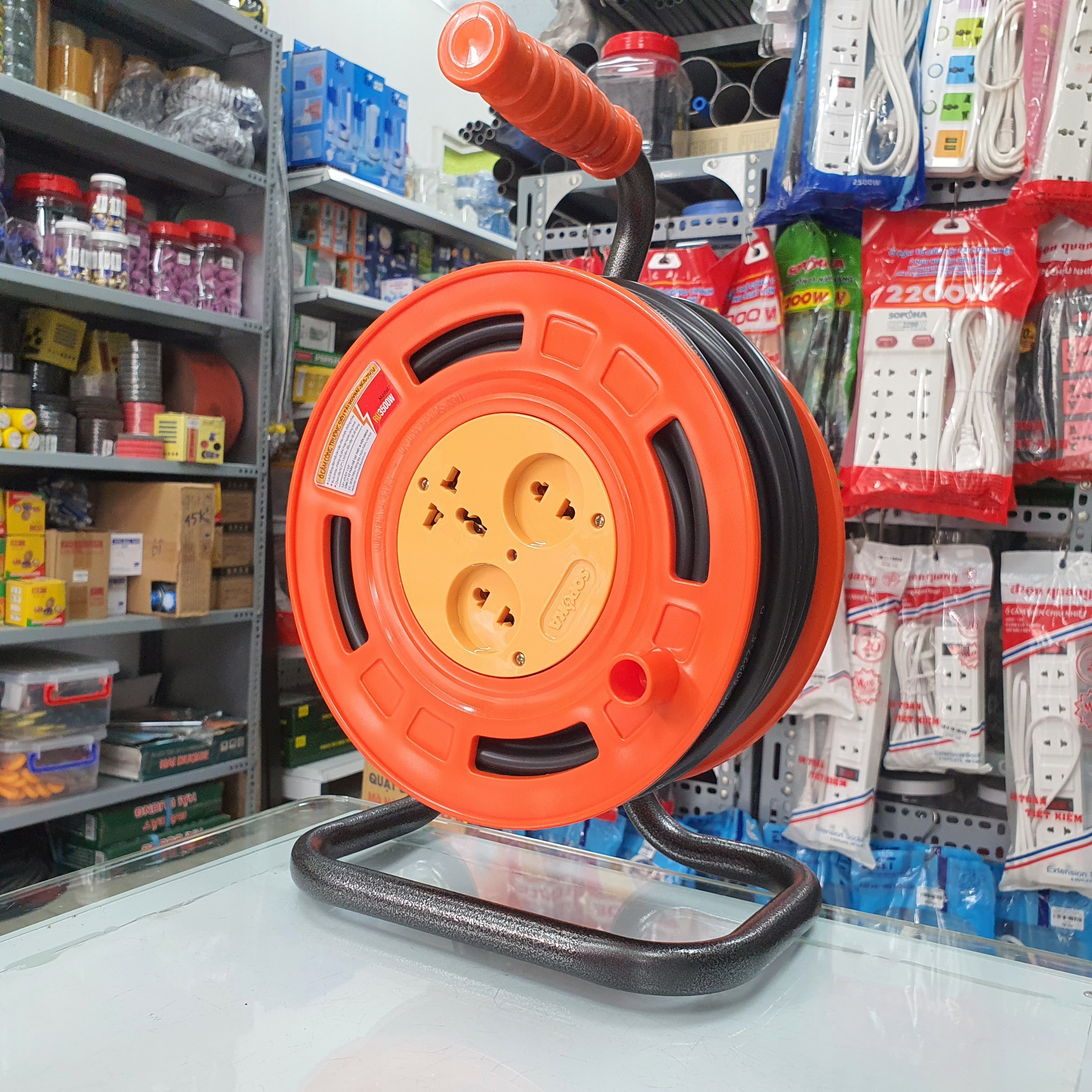 Rulo cuộn dây điện sopoka dây 2x2.5 cadivi vcmt tròn 2 lớp vỏ dài 15m, 20m, 25m công suất 3500w, ổ cắm điện công trường