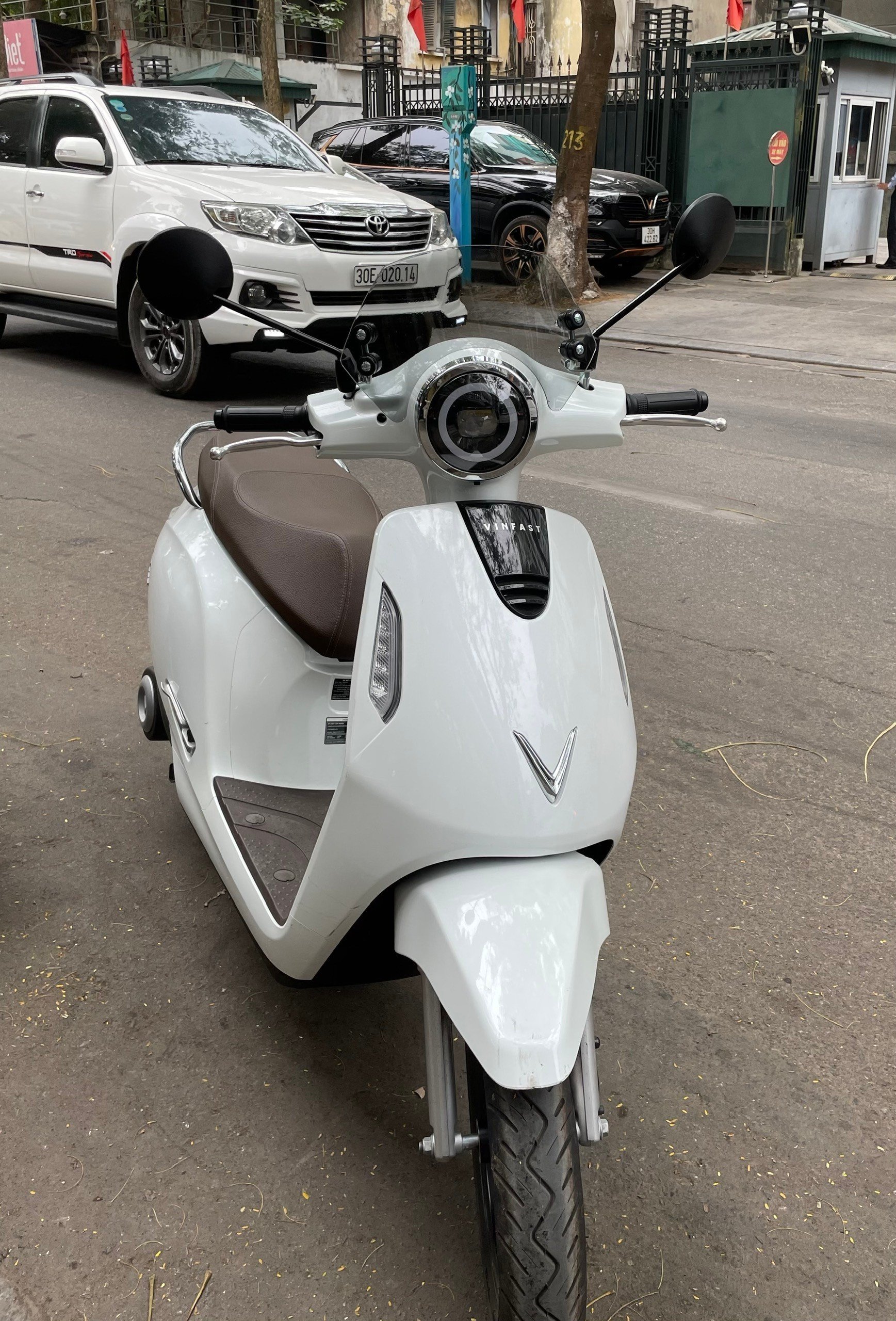 Kính Chắn Gió Thời Trang Dành Cho Xe Vinfast Evo 200