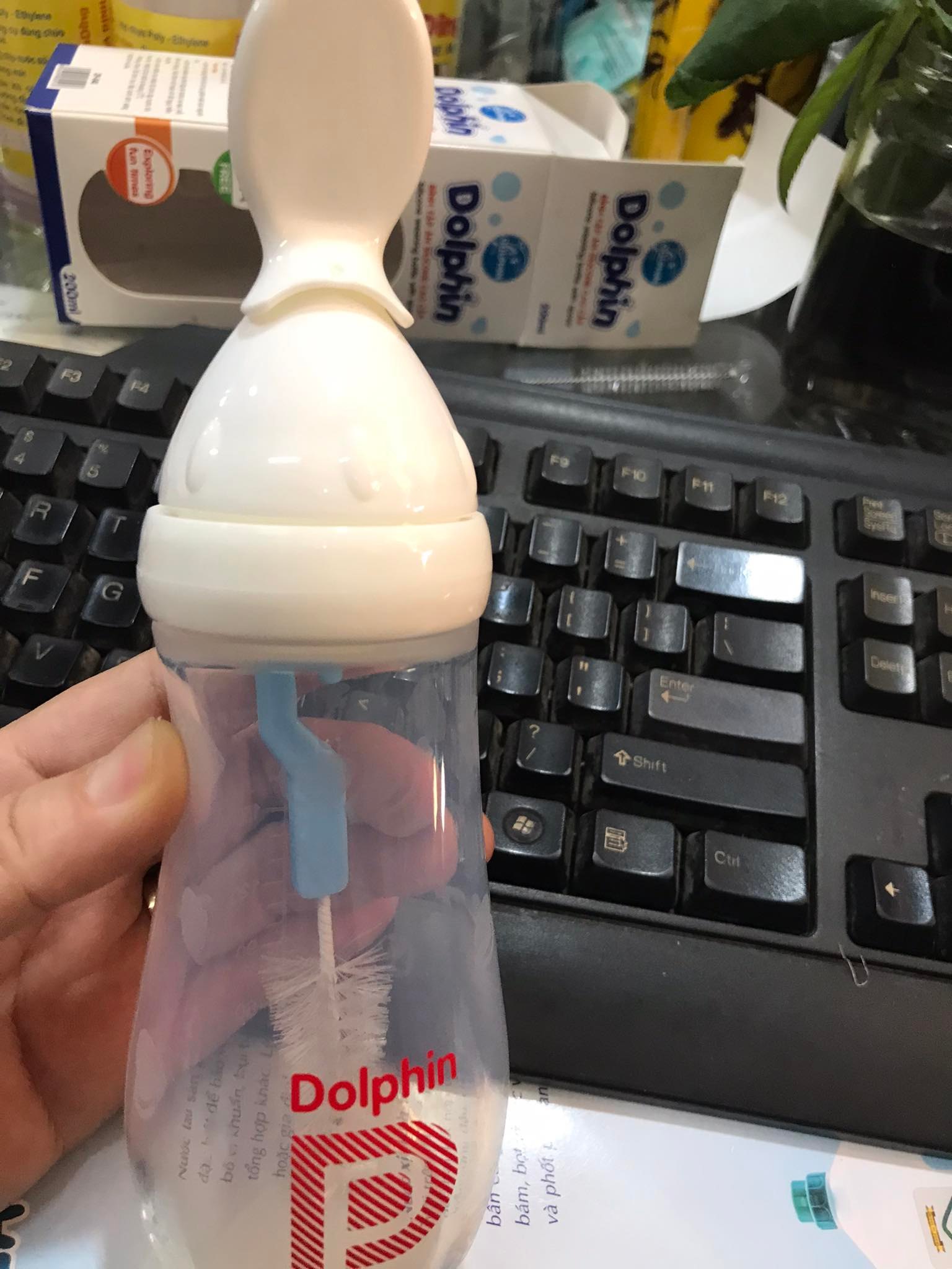 Bình thìa ăn dặm cho bé Silicone Dolphin kèm cọ vệ sinh bình - Bình Tập ăn dặm cho bé có muỗng