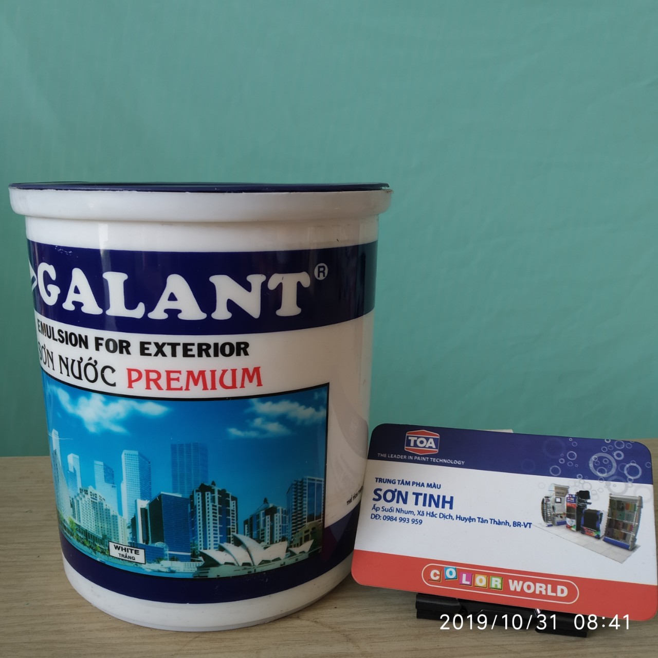 Sơn nước ngoại thất Galant màu trắng 800ML