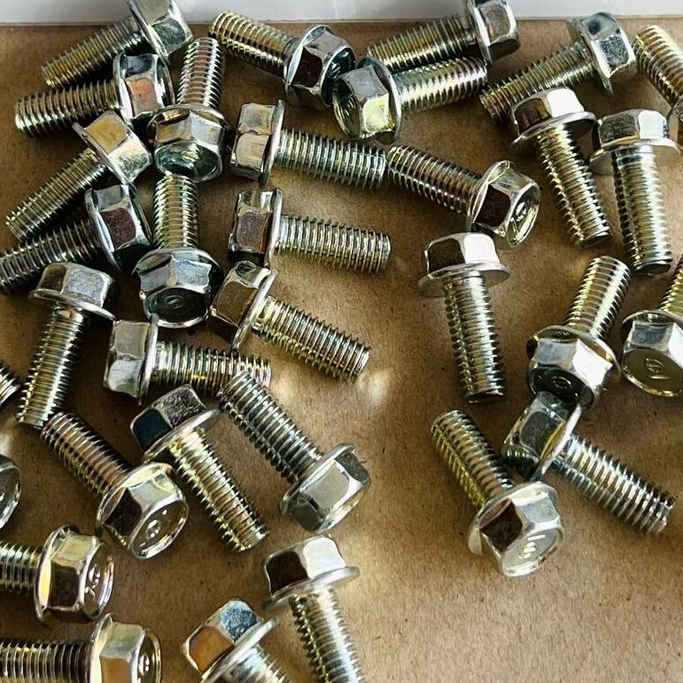 Ốc 8 li 2 phân đầu số 10 (XB6.5)