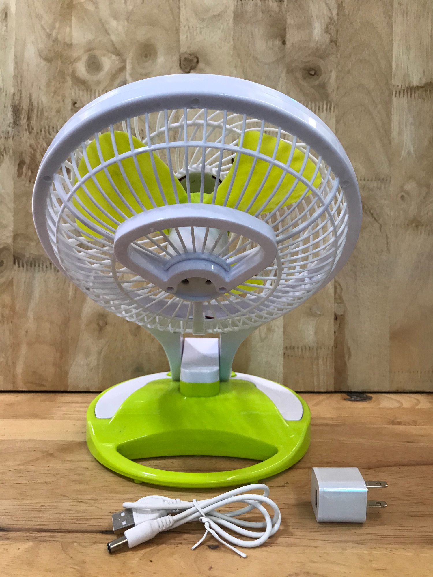 Quạt Tích Điện có đèn Led