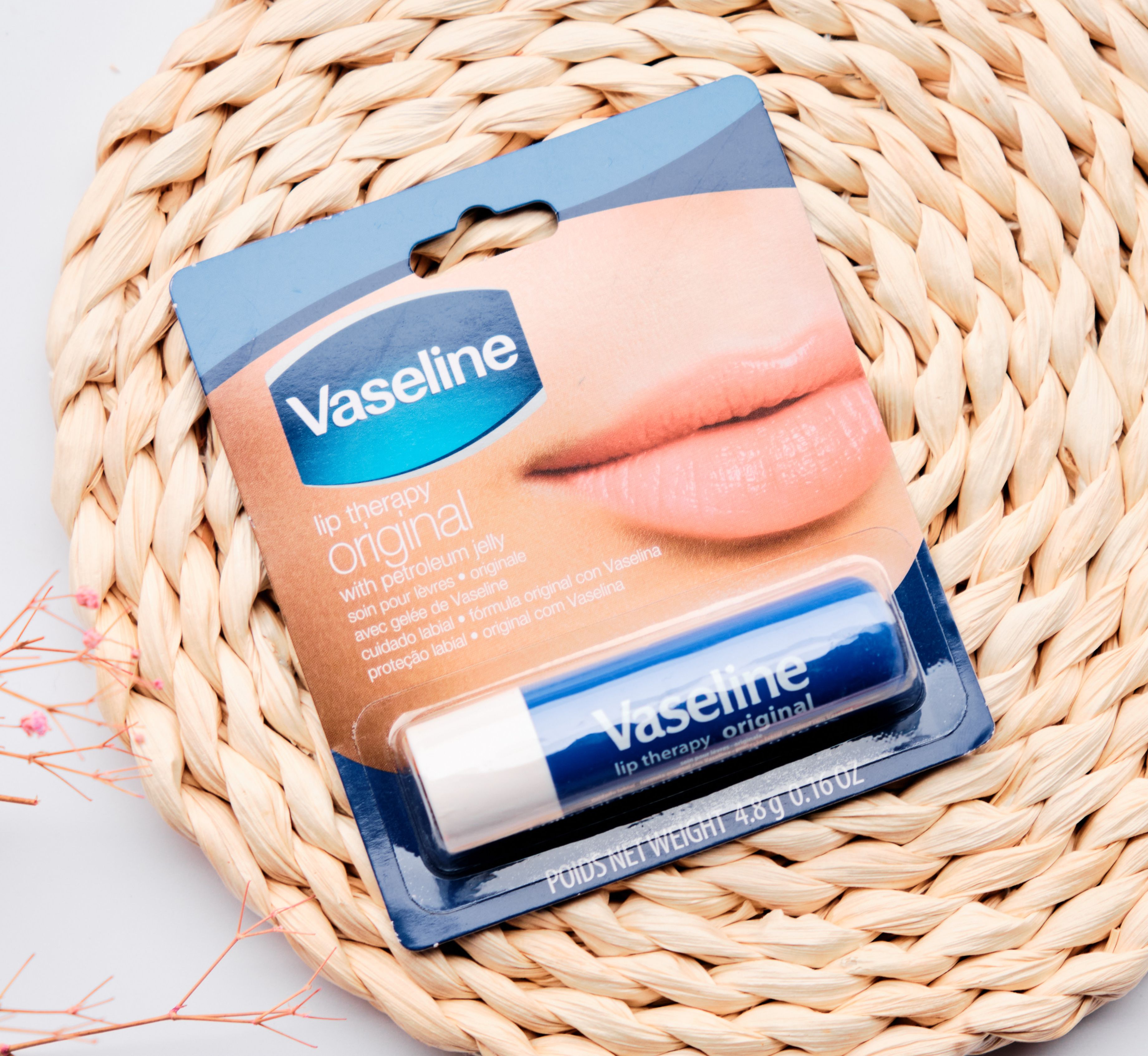 Dưỡng môi Vaseline Lip Therapy thỏi 4,8g