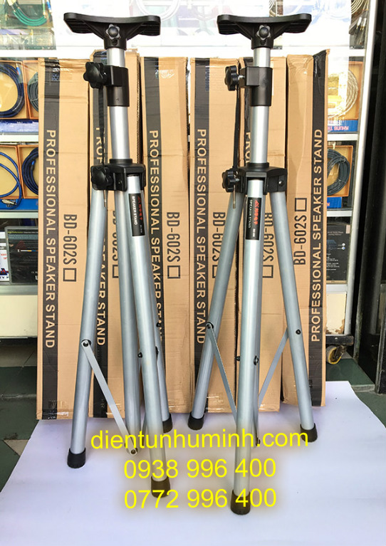 Bộ 2 Chân loa sân khấu Newnabie NB051 trắng