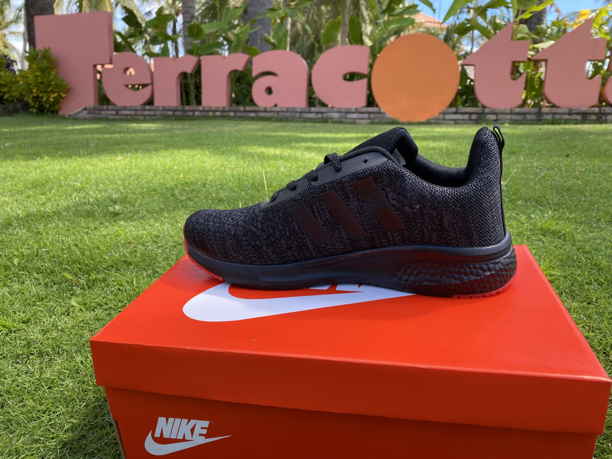 Giày thể thao adidas 08VN