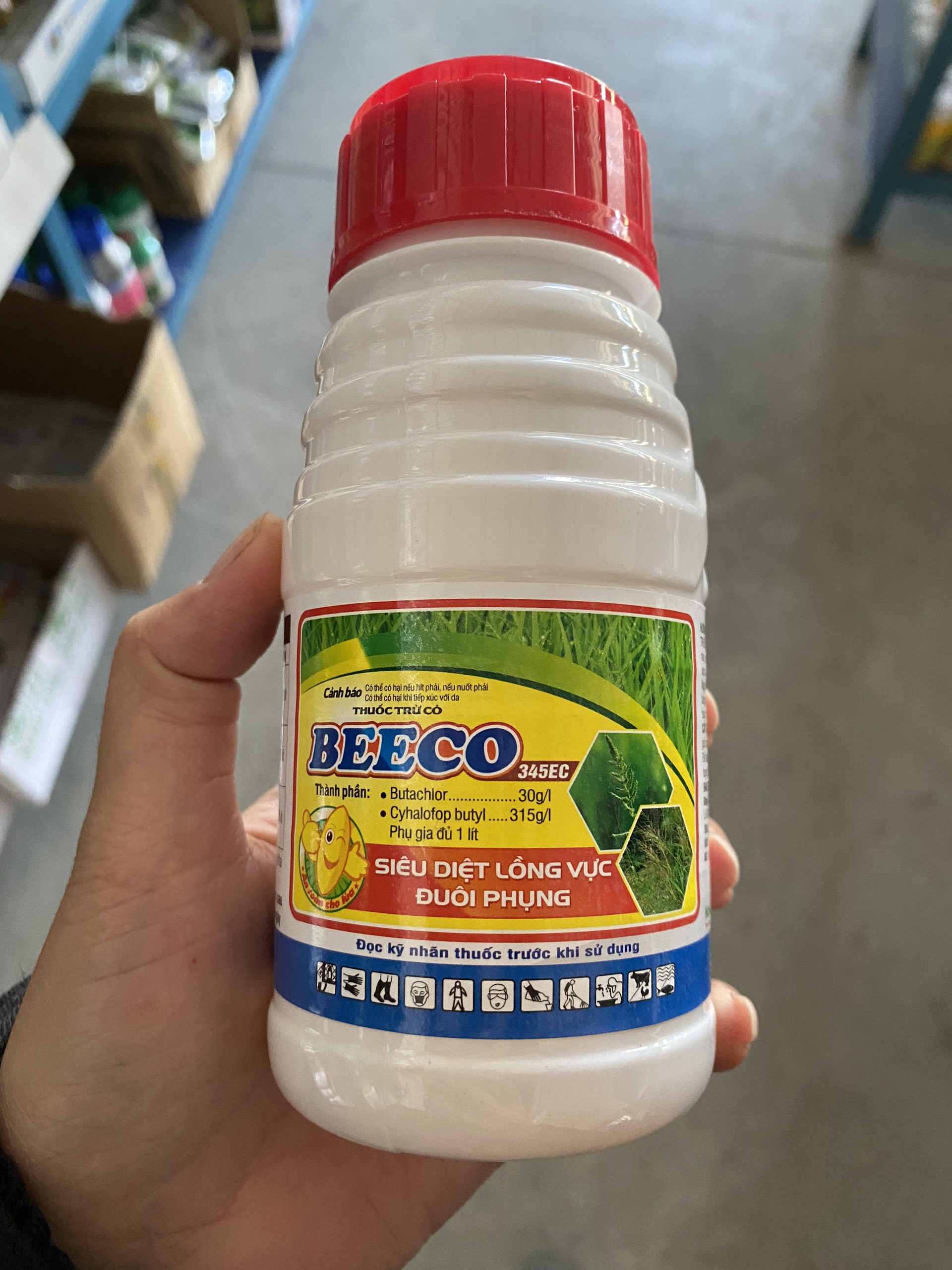 Thuốc trừ cỏ Beeco diệt sạch cỏ lồng vực, cỏ đuôi phụng