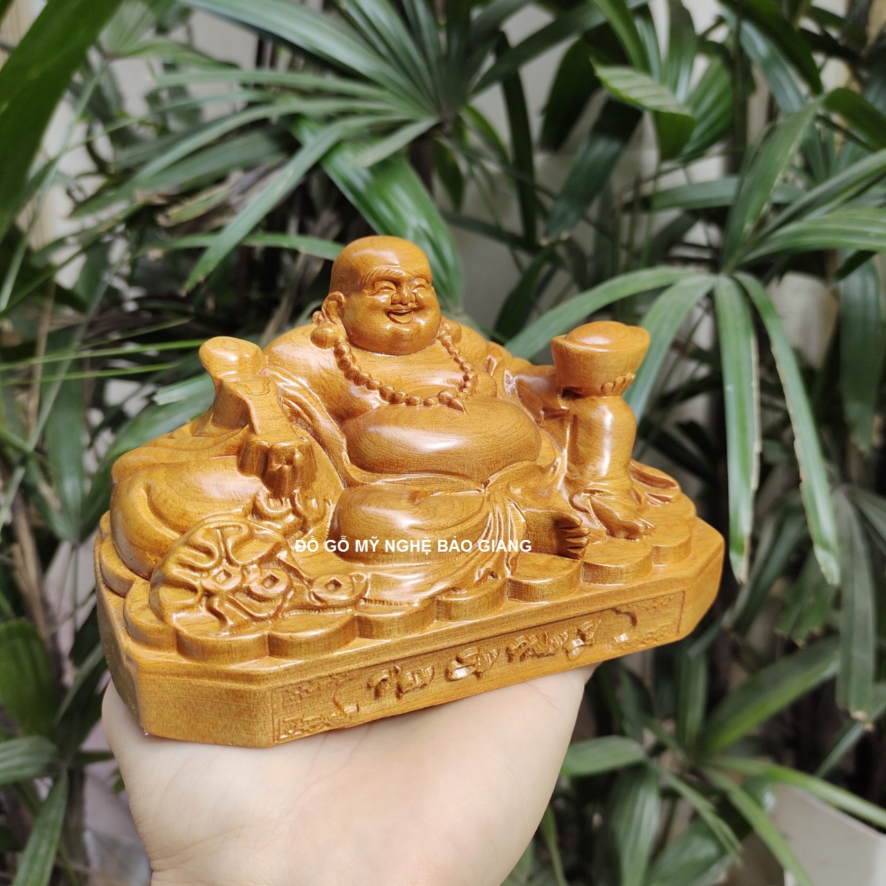 Tượng phật di lặc gỗ bách xanh