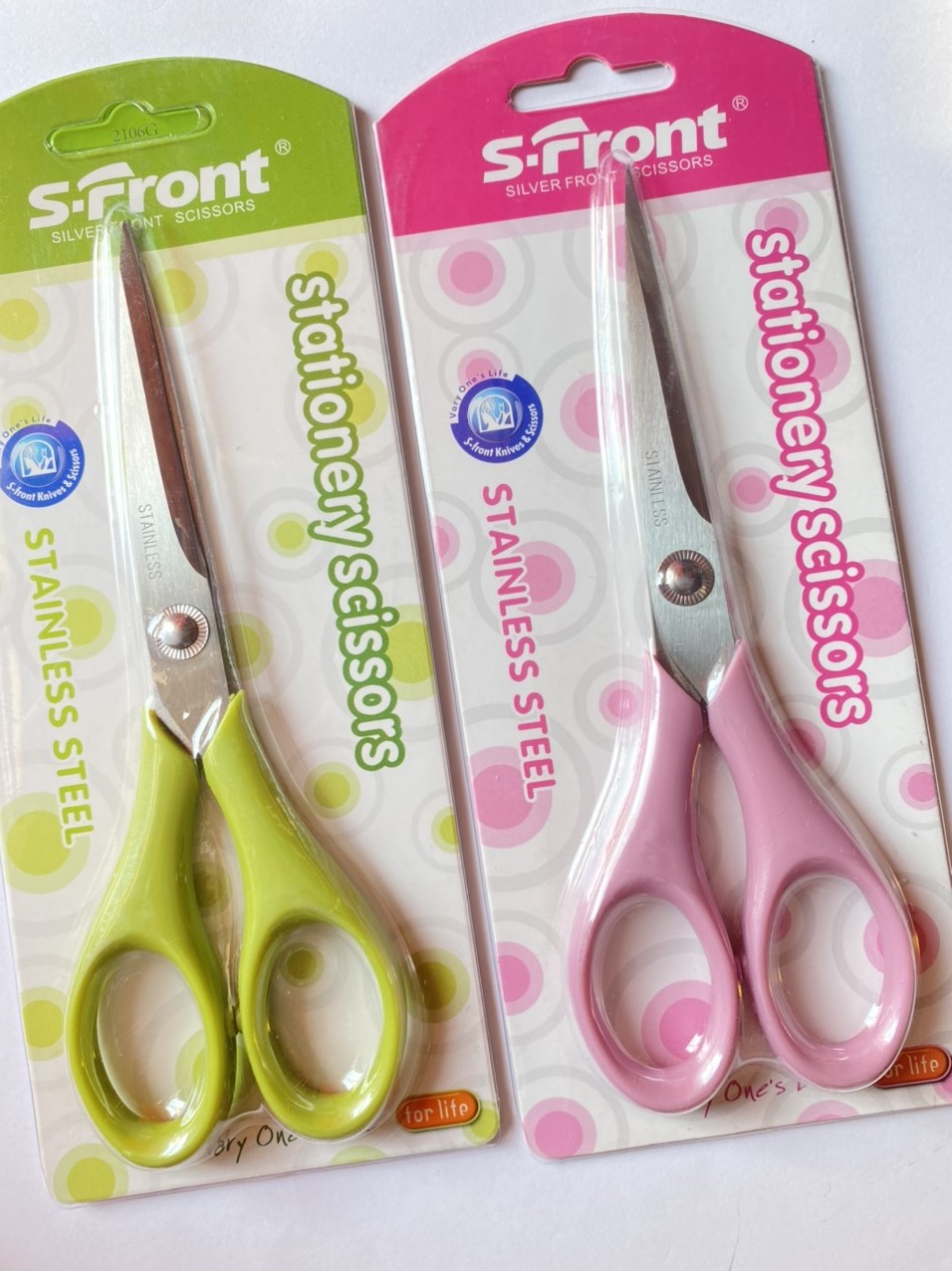 Kéo cắt giấy-nhẹ, dễ cầm,êm tay cầm