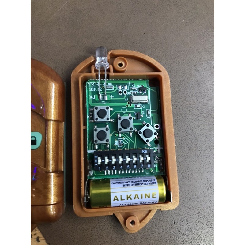 Điều khiển Remote cửa cuốn mã gạt GP 315