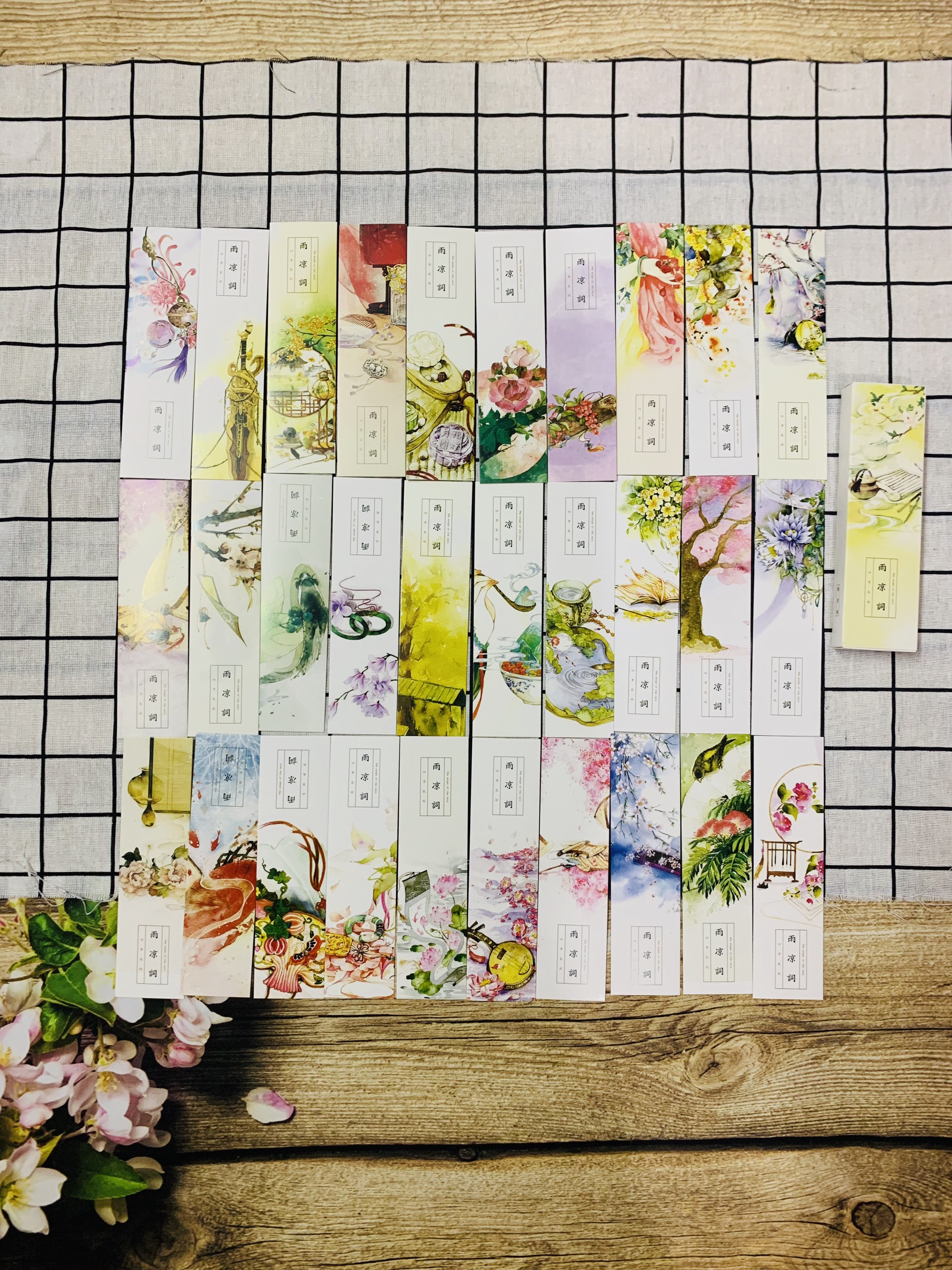 bookmark giấy theo chủ đề, sẵn có