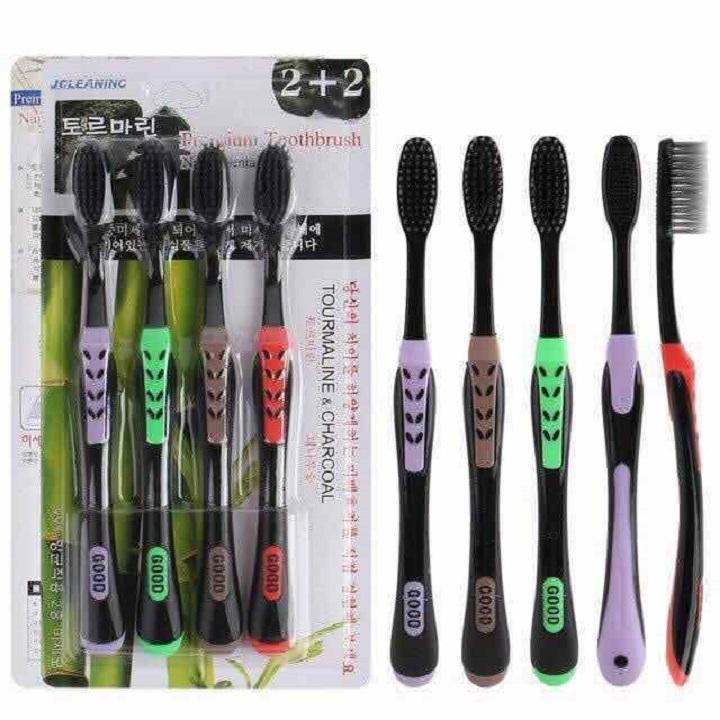 Bộ 4 Bàn Chải Đánh Răng Than Hoạt Tính Hàn Quốc