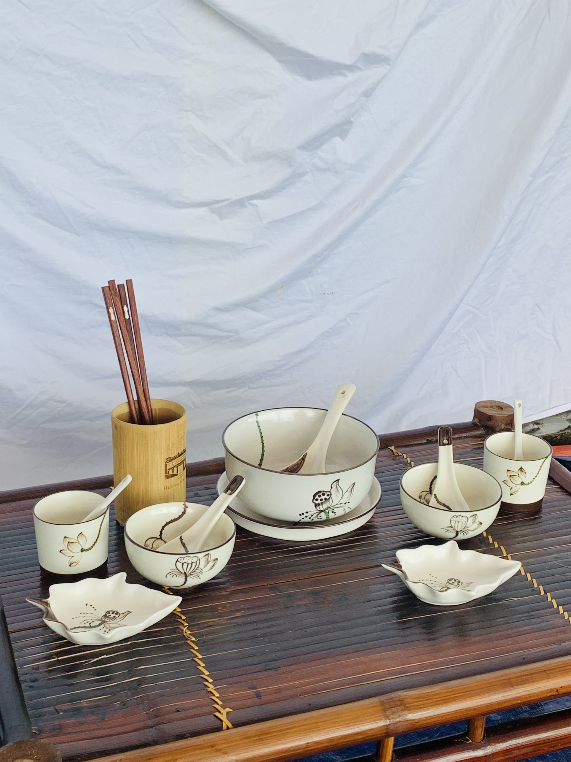 Bộ Bát Đĩa Gốm Đủ Bộ Cho Nhà Bếp Xinh Xắn, Hàng Thủ Công Gốm Bát Tràng Cao Cấp Vẽ Tay 100 % Bát Tràng Xuất Khẩu Quà Tặng Nhà Mới