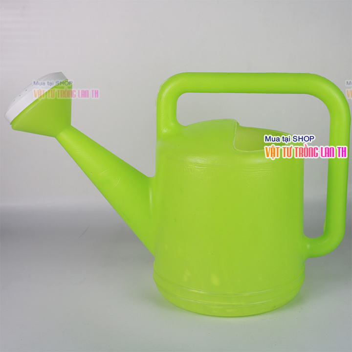 Bình nhựa tưới cây dạng vòi ô doa 5 lít